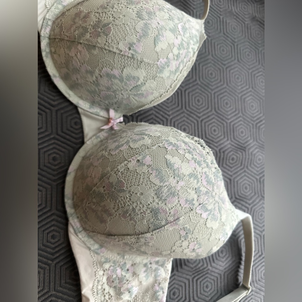 Victoria Secrets Bra
